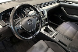 valkoinen Volkswagen Passat 2015 kuva 7.
