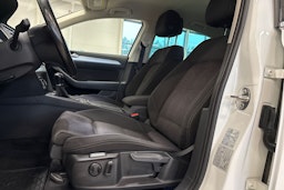 valkoinen Volkswagen Passat 2015 kuva 16.