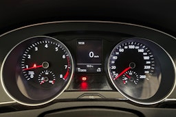 valkoinen Volkswagen Passat 2015 kuva 17.