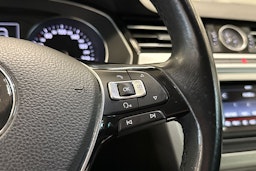 valkoinen Volkswagen Passat 2015 kuva 20.