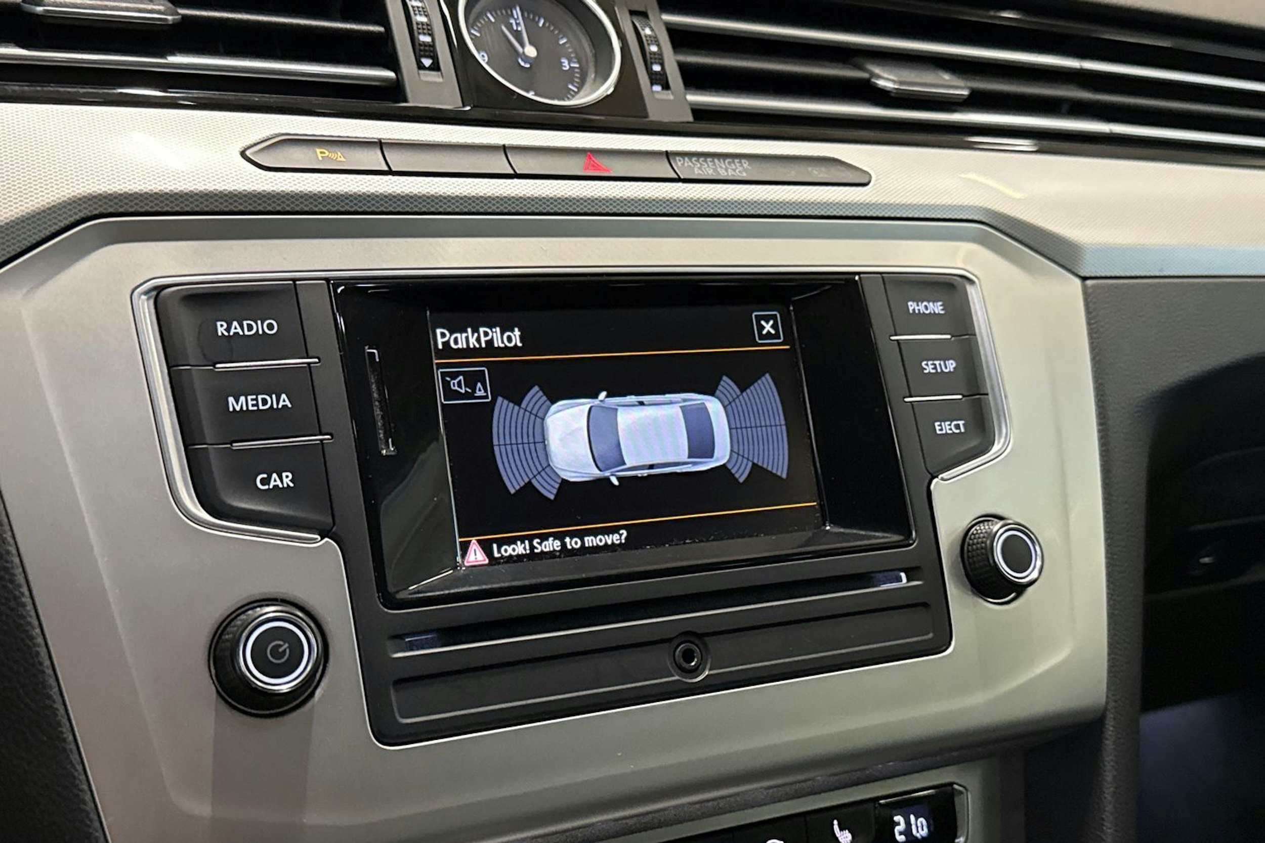 valkoinen Volkswagen Passat 2015 kuva 21.