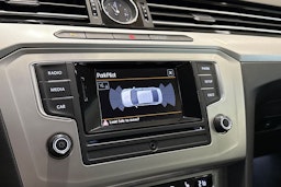 valkoinen Volkswagen Passat 2015 kuva 21.