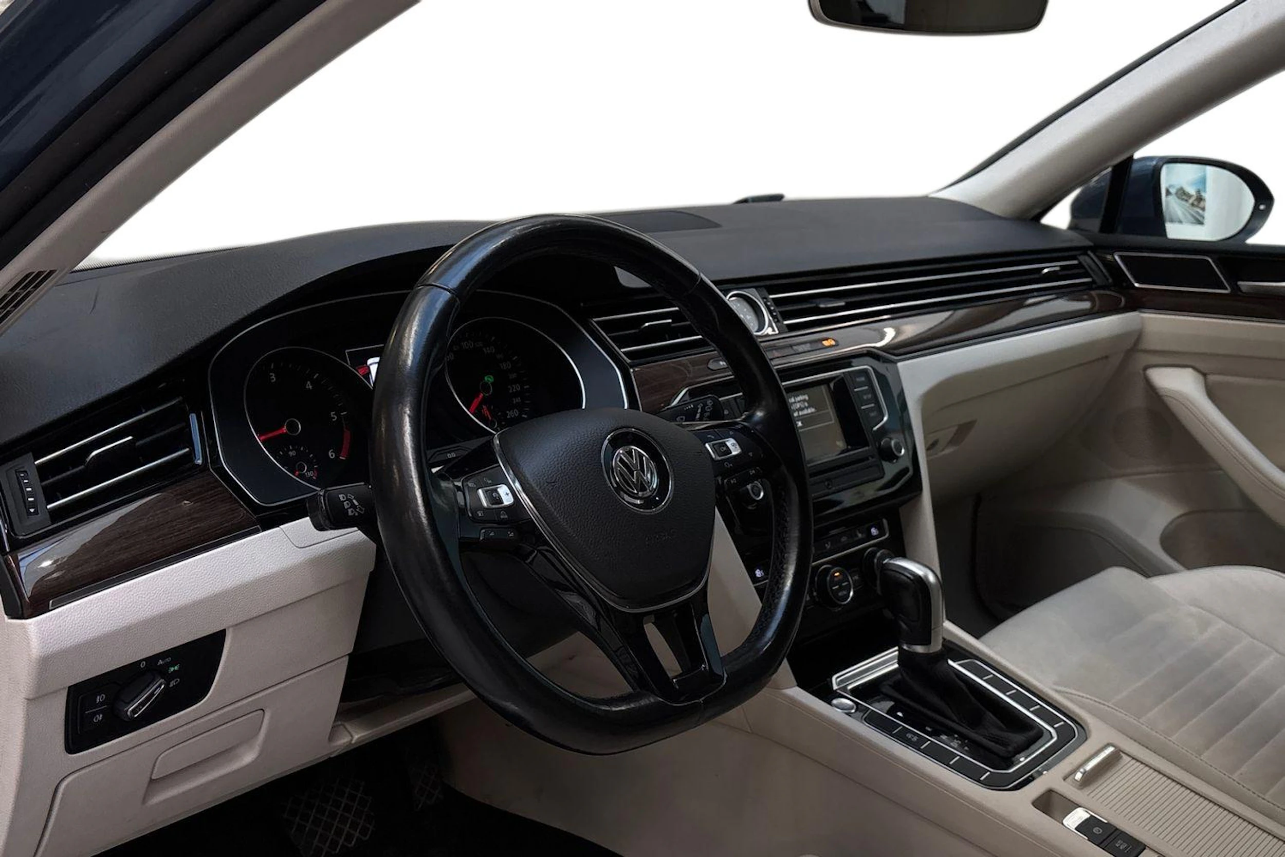 sininen Volkswagen Passat 2015 kuva 6.