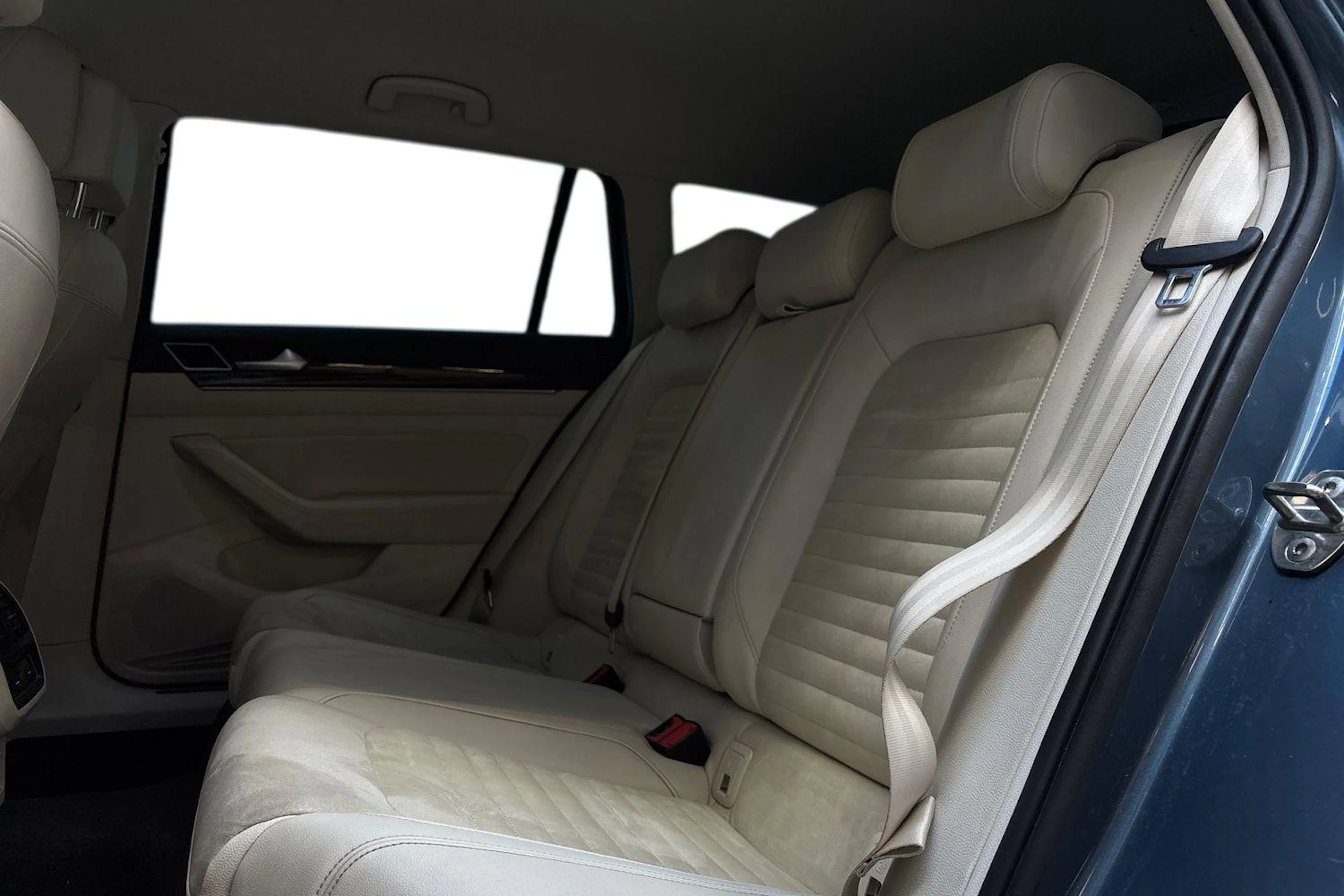 sininen Volkswagen Passat 2015 kuva 8.