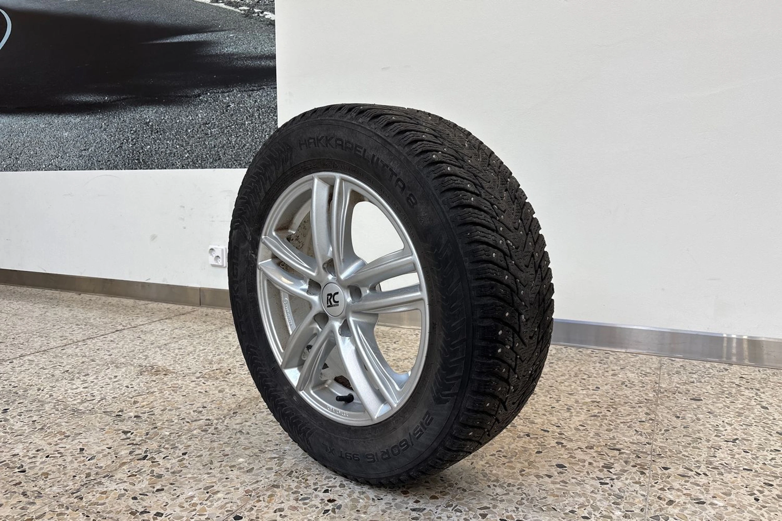 sininen Volkswagen Passat 2015 kuva 10.