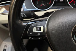 sininen Volkswagen Passat 2015 kuva 15.