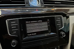 sininen Volkswagen Passat 2015 kuva 19.