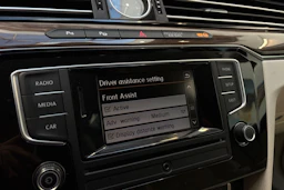 sininen Volkswagen Passat 2015 kuva 20.
