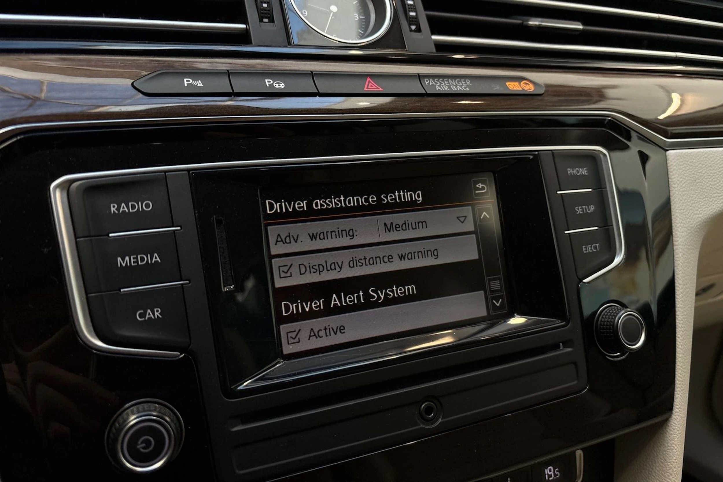 sininen Volkswagen Passat 2015 kuva 21.