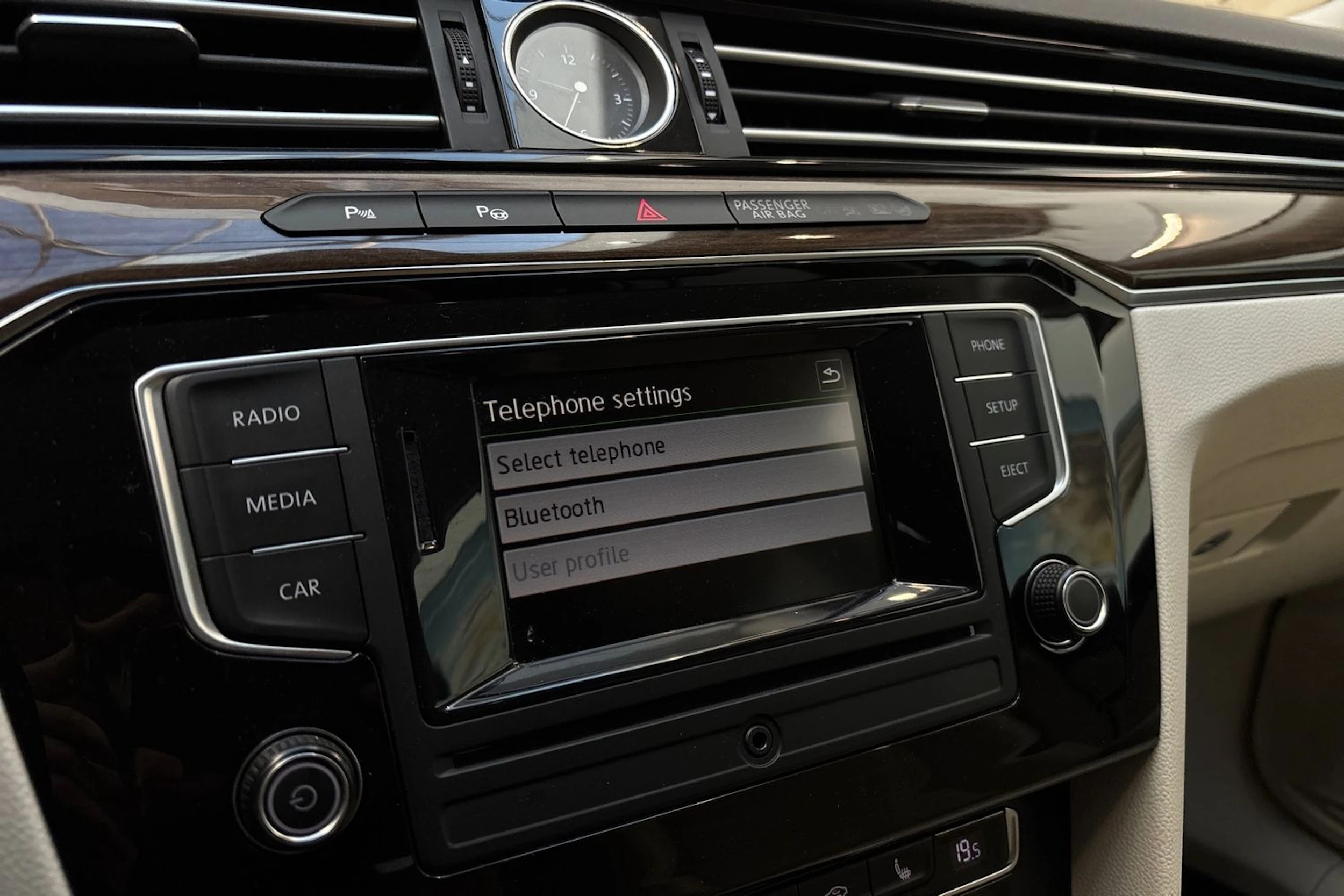 sininen Volkswagen Passat 2015 kuva 22.