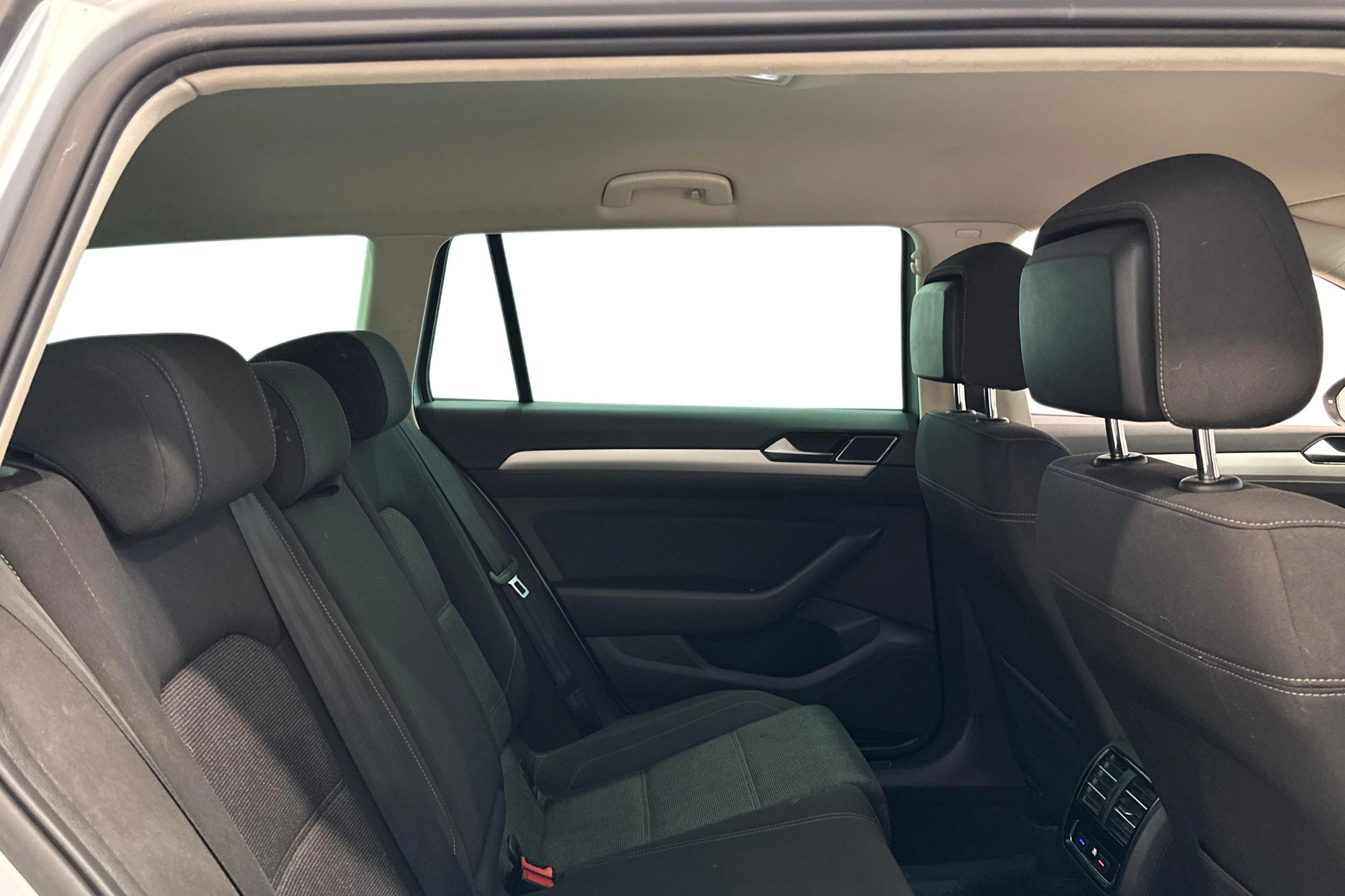 met. hopea Volkswagen Passat 2015 kuva 9.