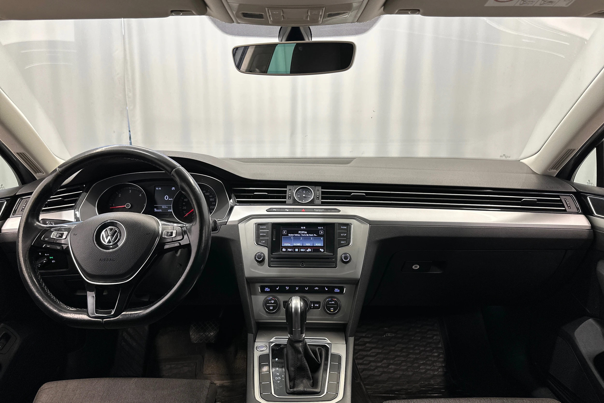 met. hopea Volkswagen Passat 2015 kuva 11.