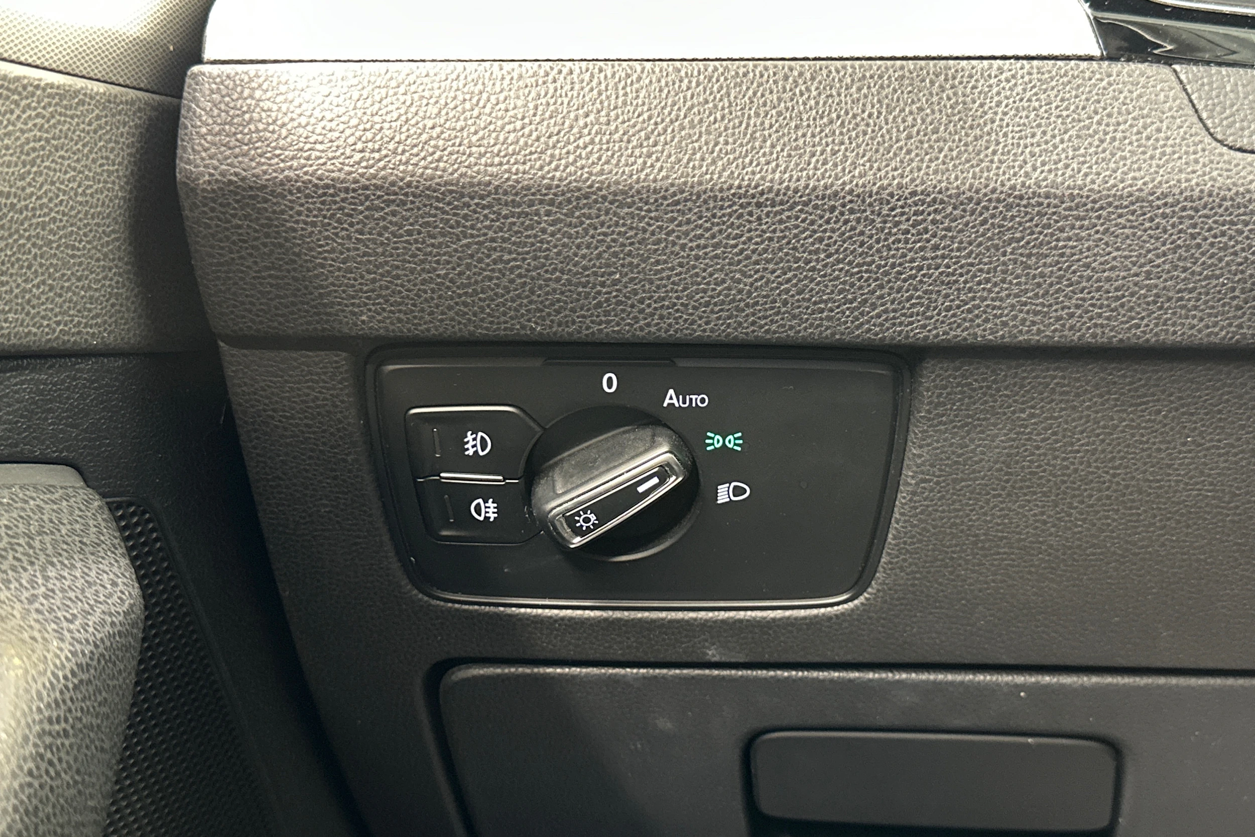 met. hopea Volkswagen Passat 2015 kuva 18.