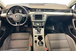 harmaa Volkswagen Passat 2015 kuva 7.