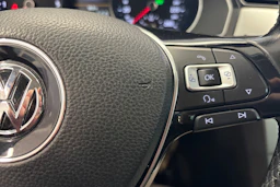harmaa Volkswagen Passat 2015 kuva 14.