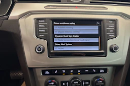harmaa Volkswagen Passat 2015 kuva 18.
