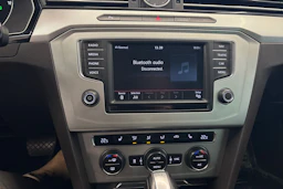 harmaa Volkswagen Passat 2015 kuva 19.