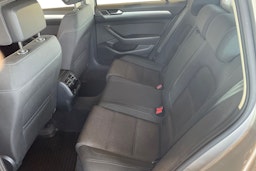 harmaa Volkswagen Passat 2015 kuva 10.