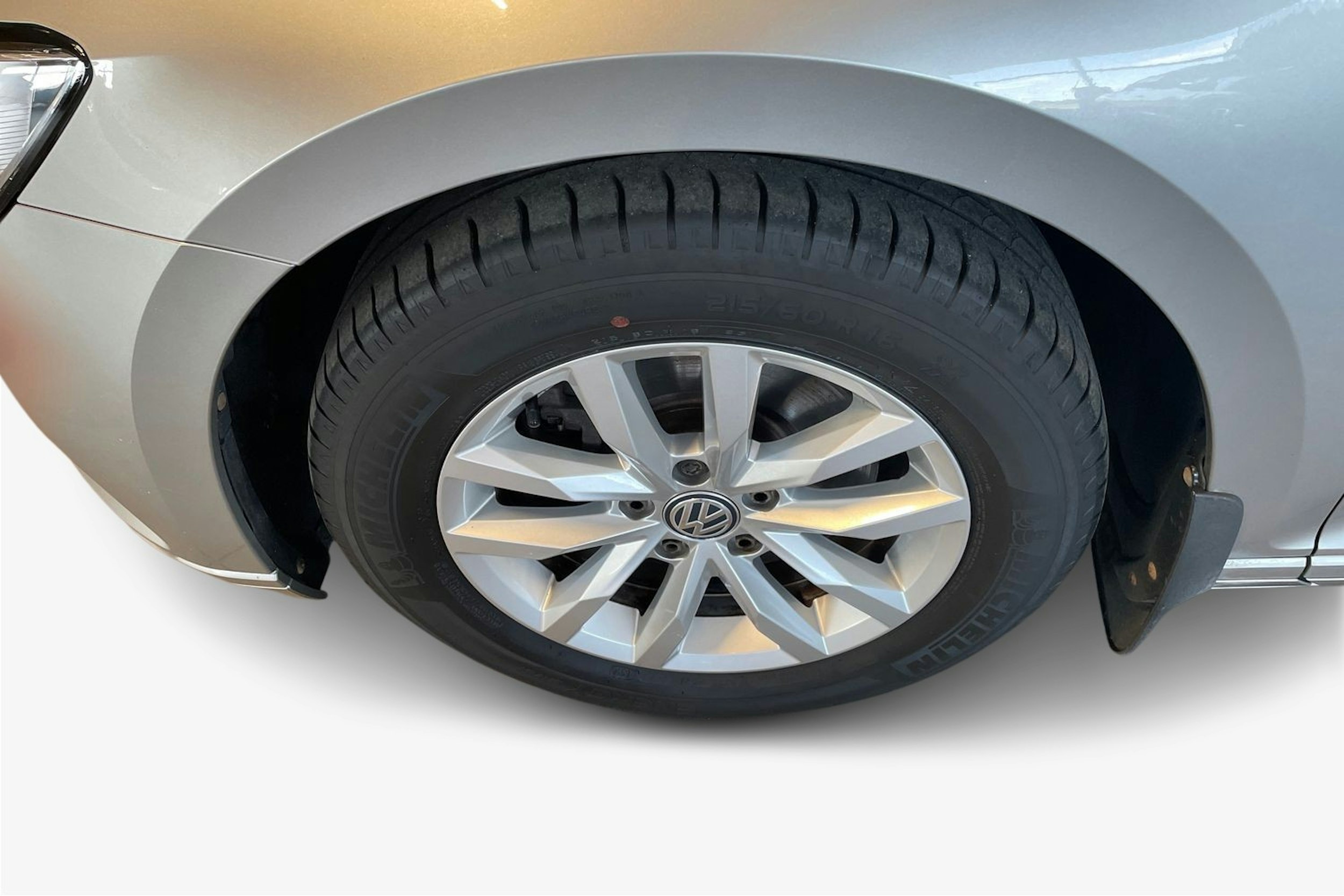 harmaa Volkswagen Passat 2015 kuva 11.