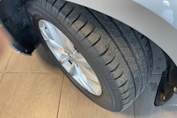 harmaa Volkswagen Passat 2015 kuva 13.