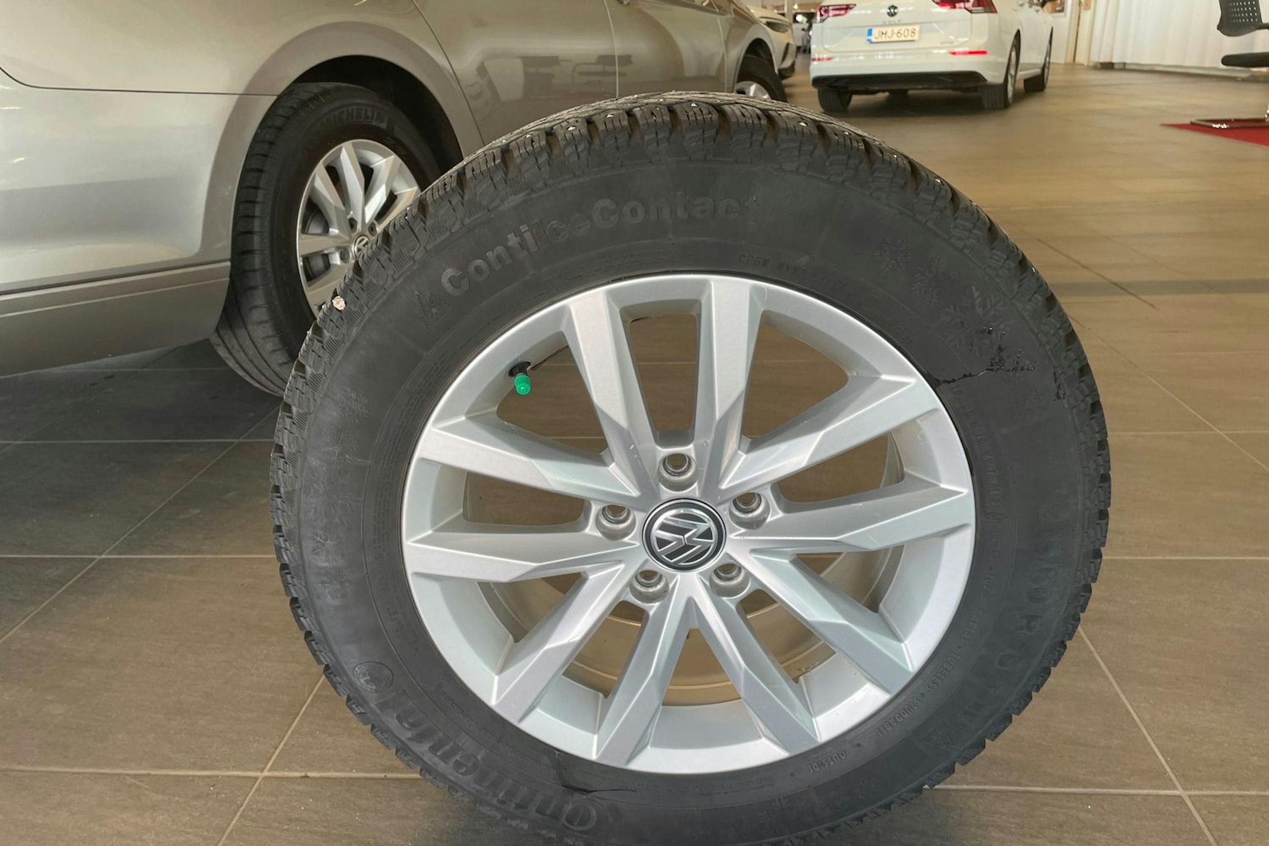 harmaa Volkswagen Passat 2015 kuva 19.
