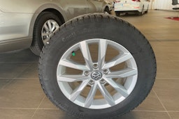 harmaa Volkswagen Passat 2015 kuva 19.
