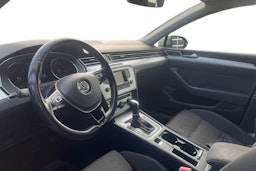 harmaa Volkswagen Passat 2015 kuva 3.