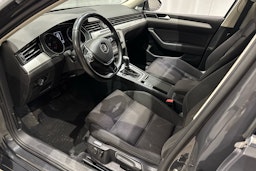 harmaa Volkswagen Passat 2015 kuva 6.