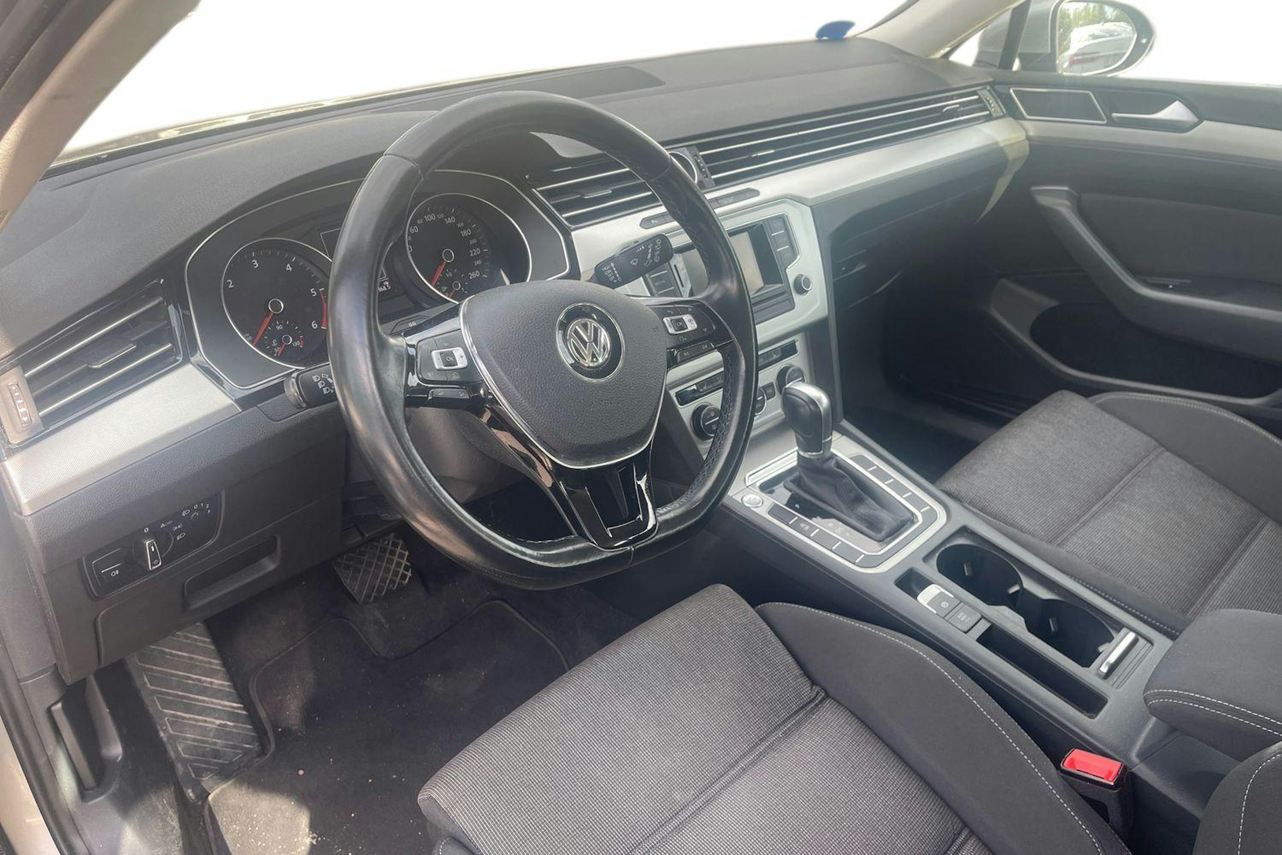 Harmaa Volkswagen PASSAT 2015 kuva 3.