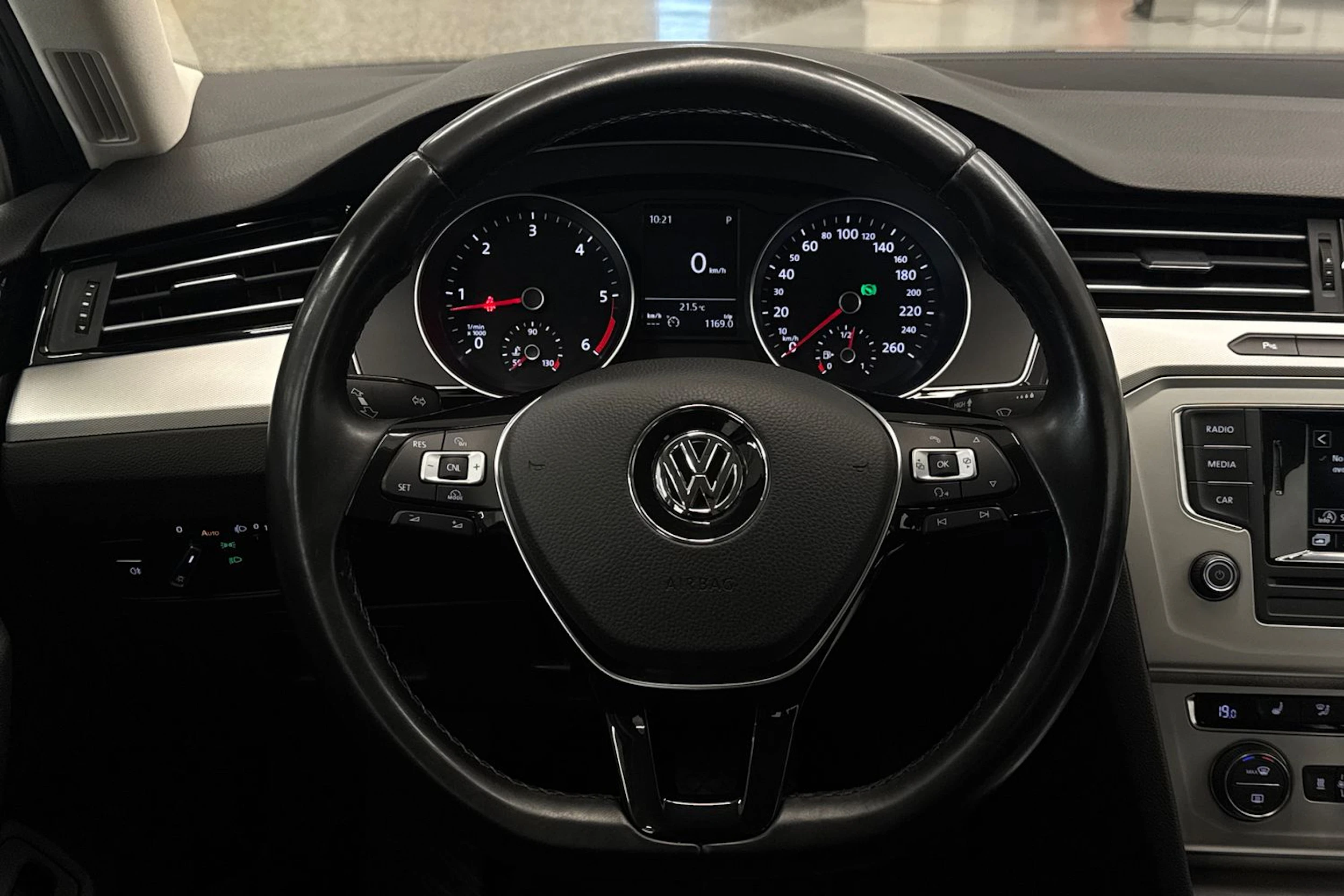 Harmaa Volkswagen PASSAT 2015 kuva 11.
