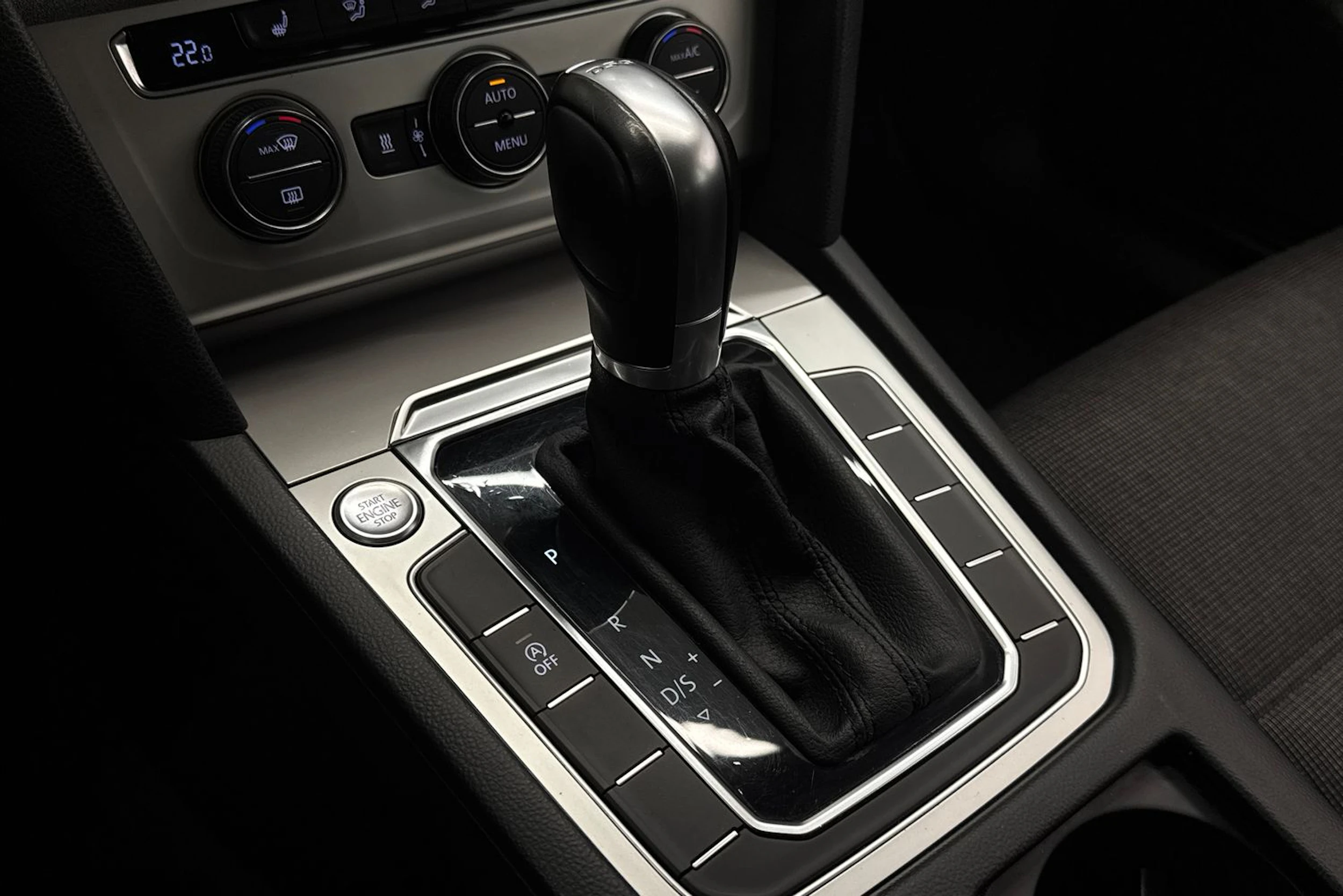 Harmaa Volkswagen PASSAT 2015 kuva 18.