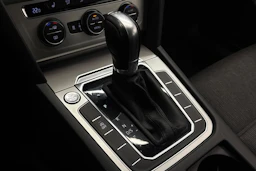 Harmaa Volkswagen PASSAT 2015 kuva 18.