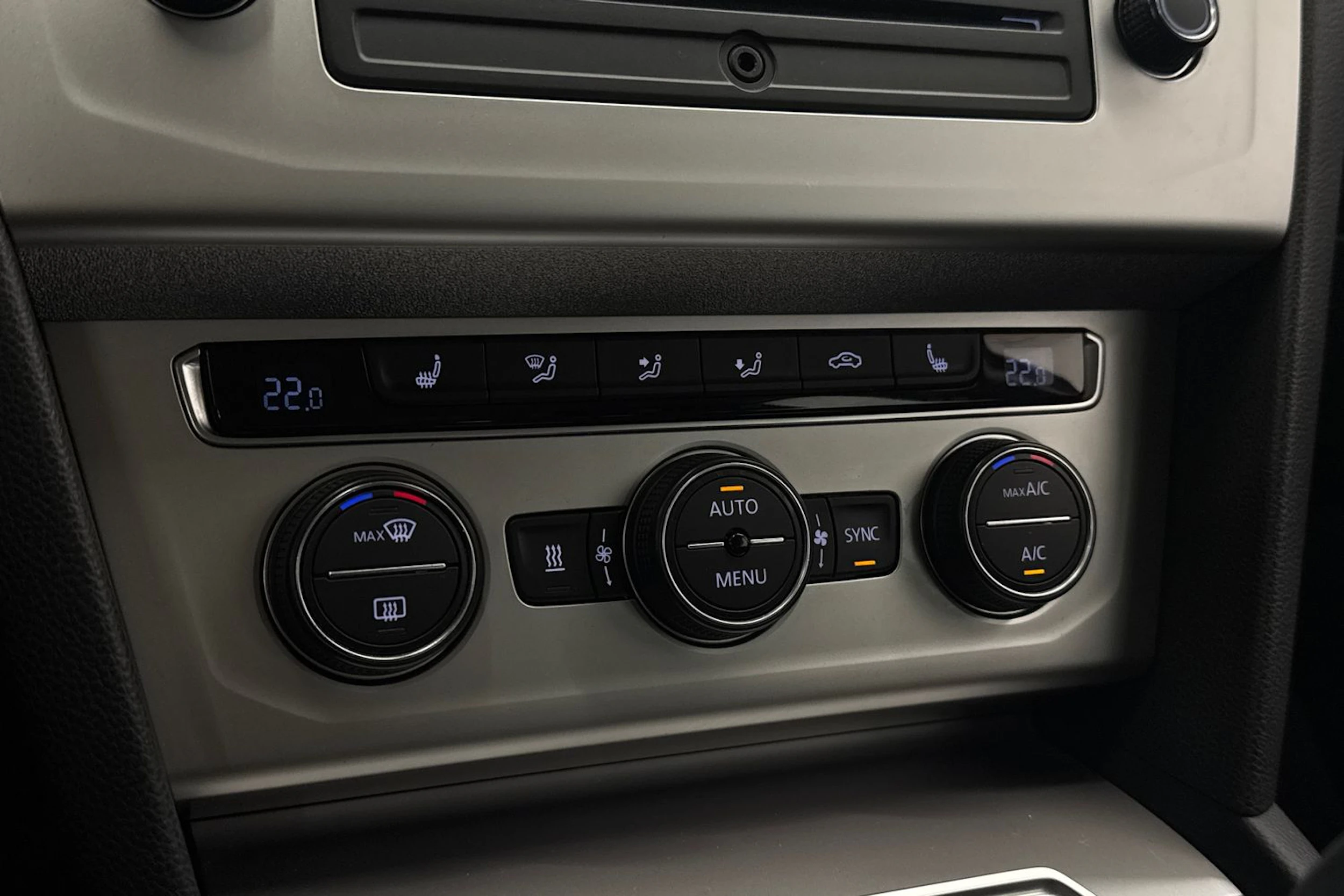 Harmaa Volkswagen PASSAT 2015 kuva 19.