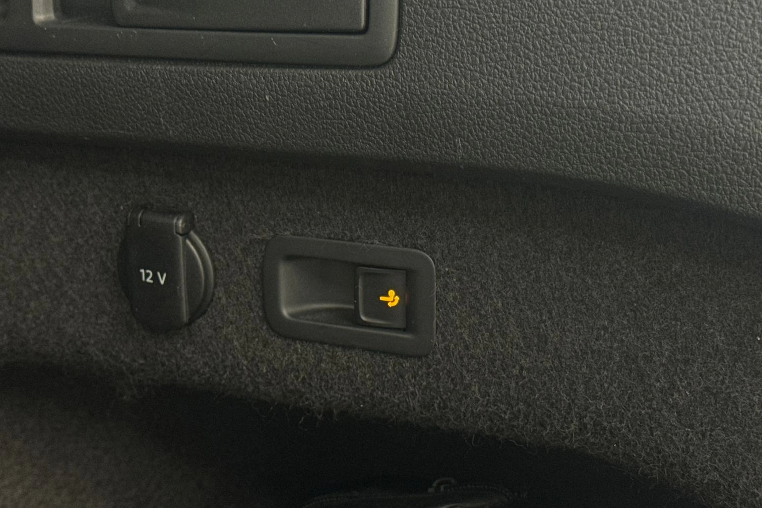 Harmaa Volkswagen PASSAT 2015 kuva 31.