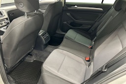 harmaa Volkswagen Passat 2015 kuva 10.