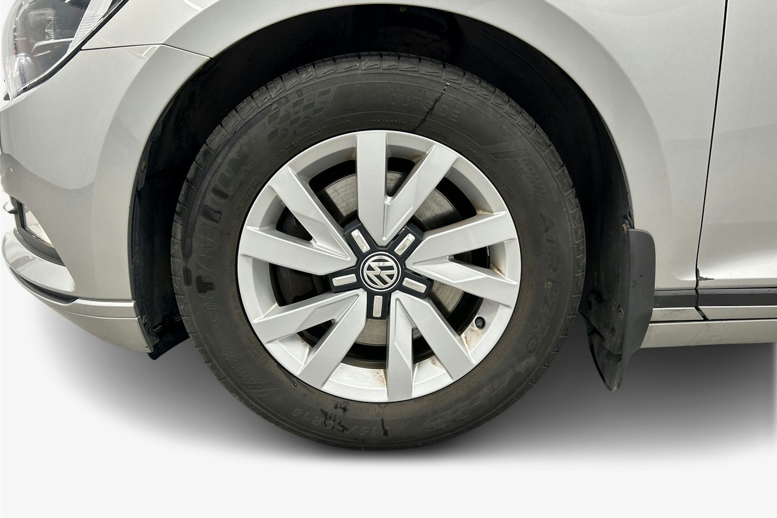 harmaa Volkswagen Passat 2015 kuva 11.