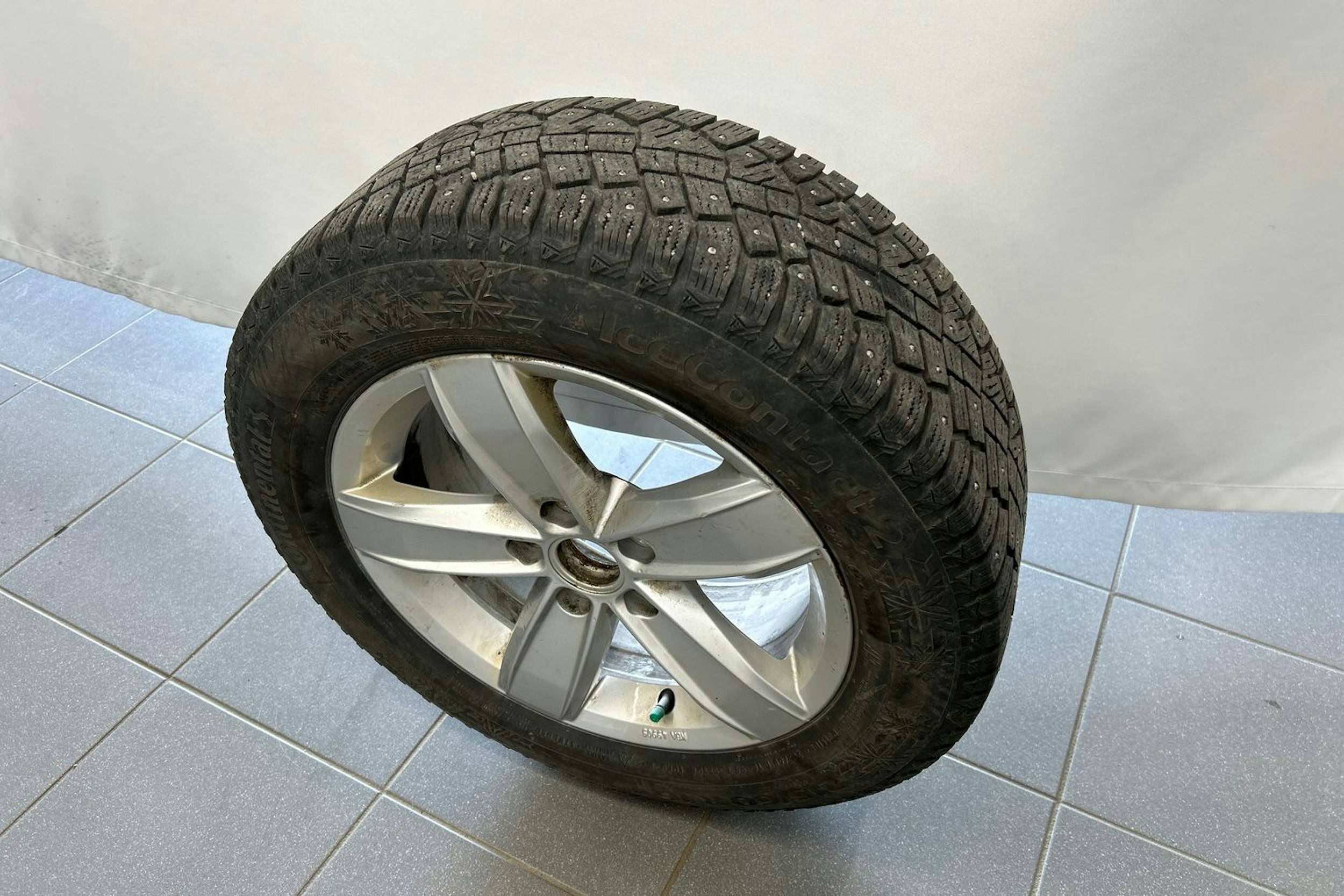 harmaa Volkswagen Passat 2015 kuva 14.