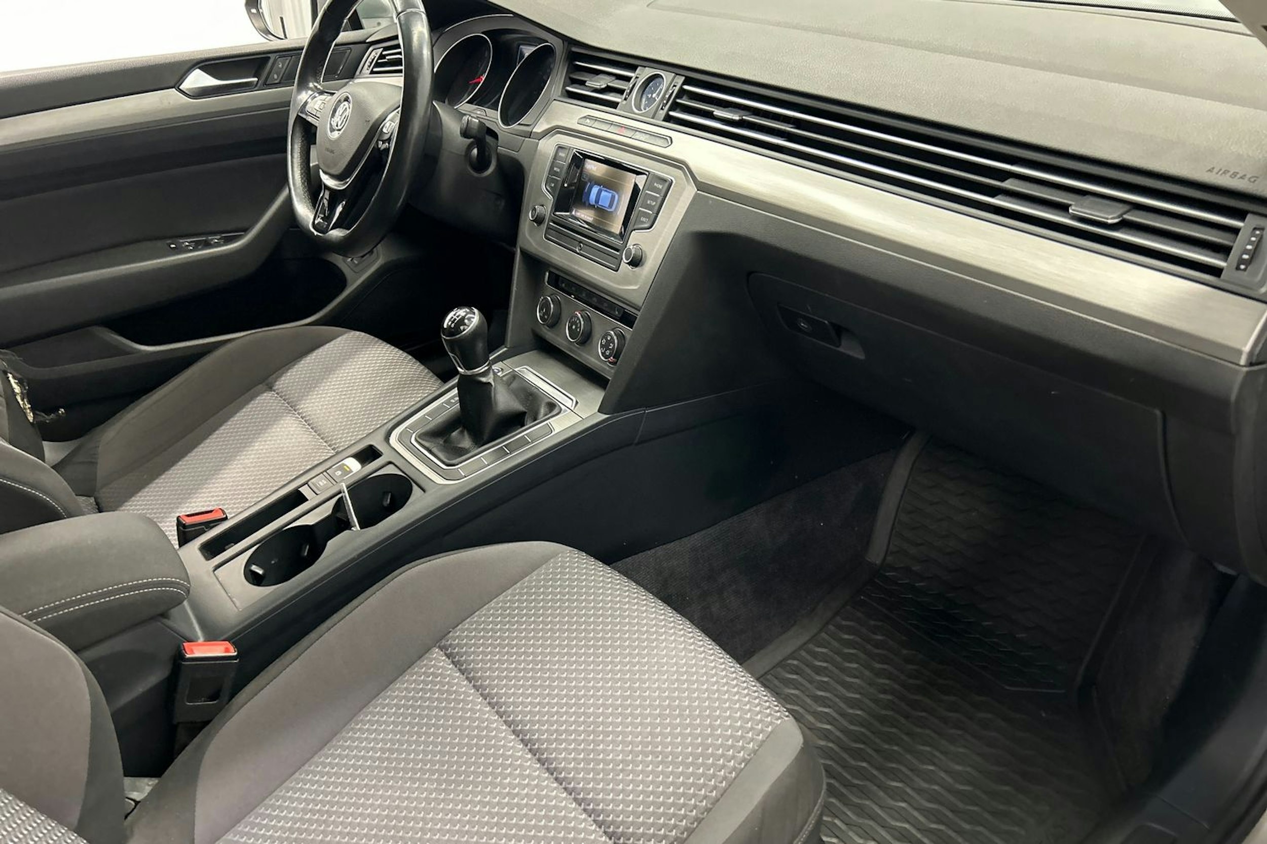 harmaa Volkswagen Passat 2015 kuva 15.