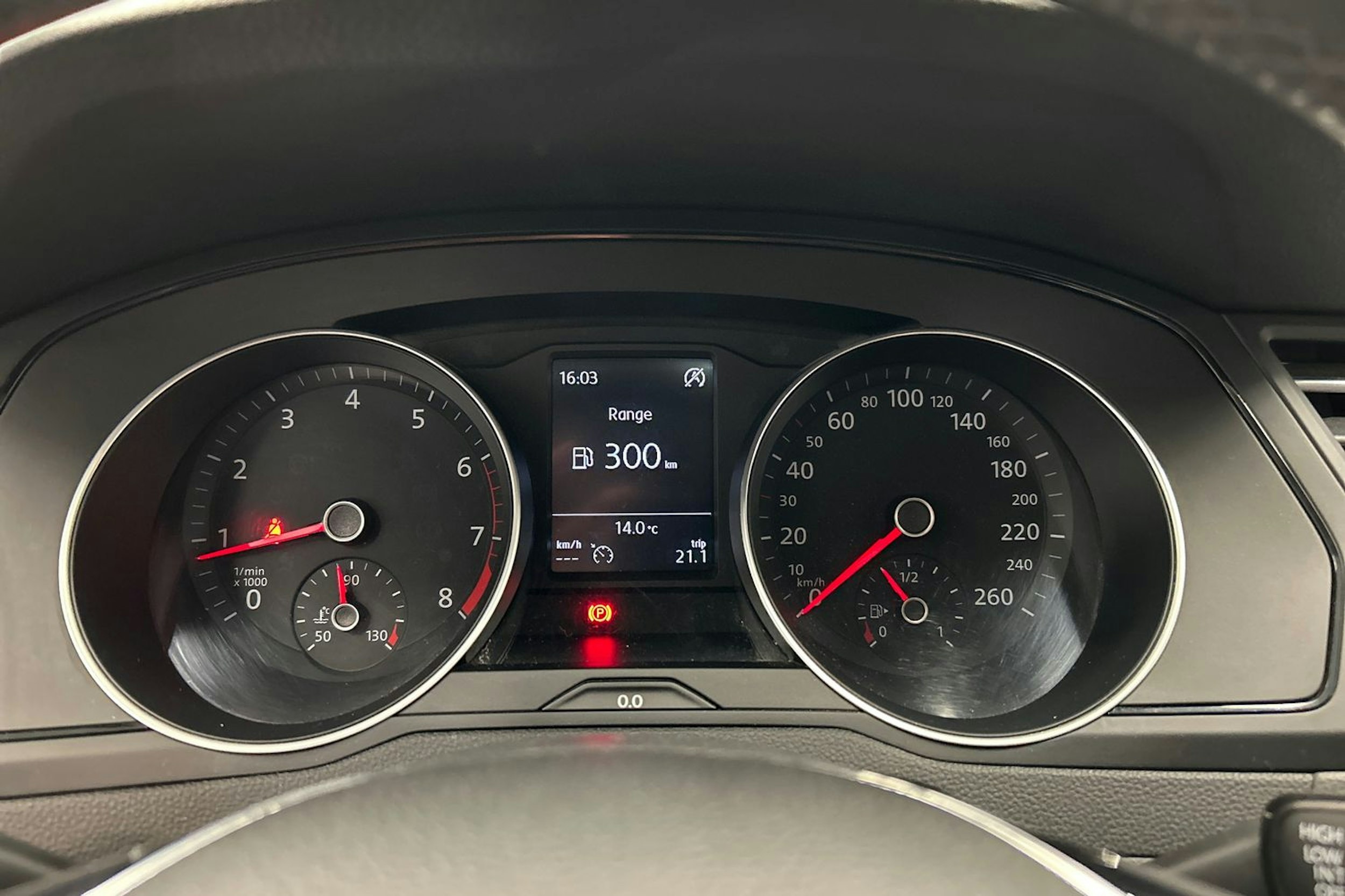 harmaa Volkswagen Passat 2015 kuva 17.