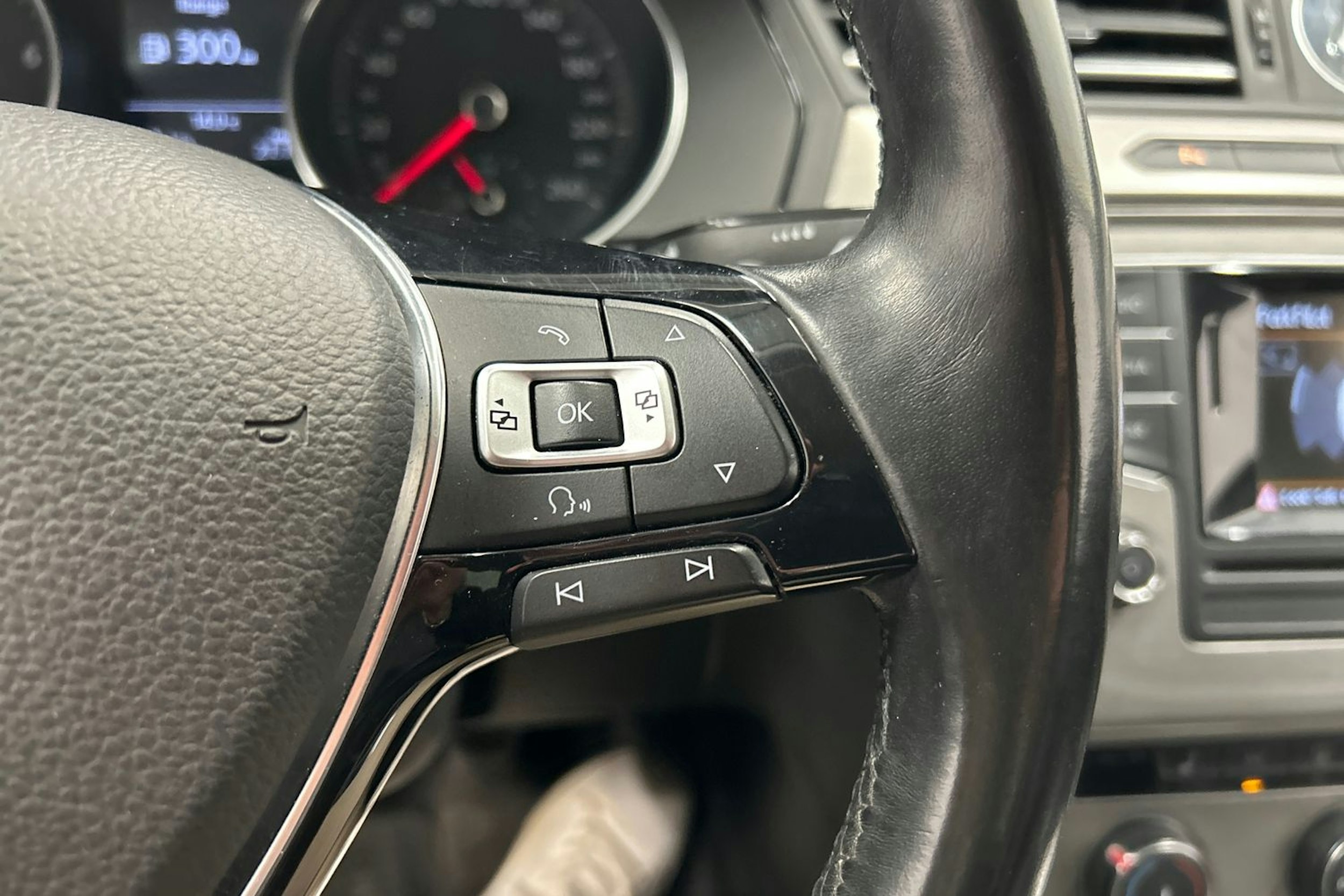 harmaa Volkswagen Passat 2015 kuva 19.