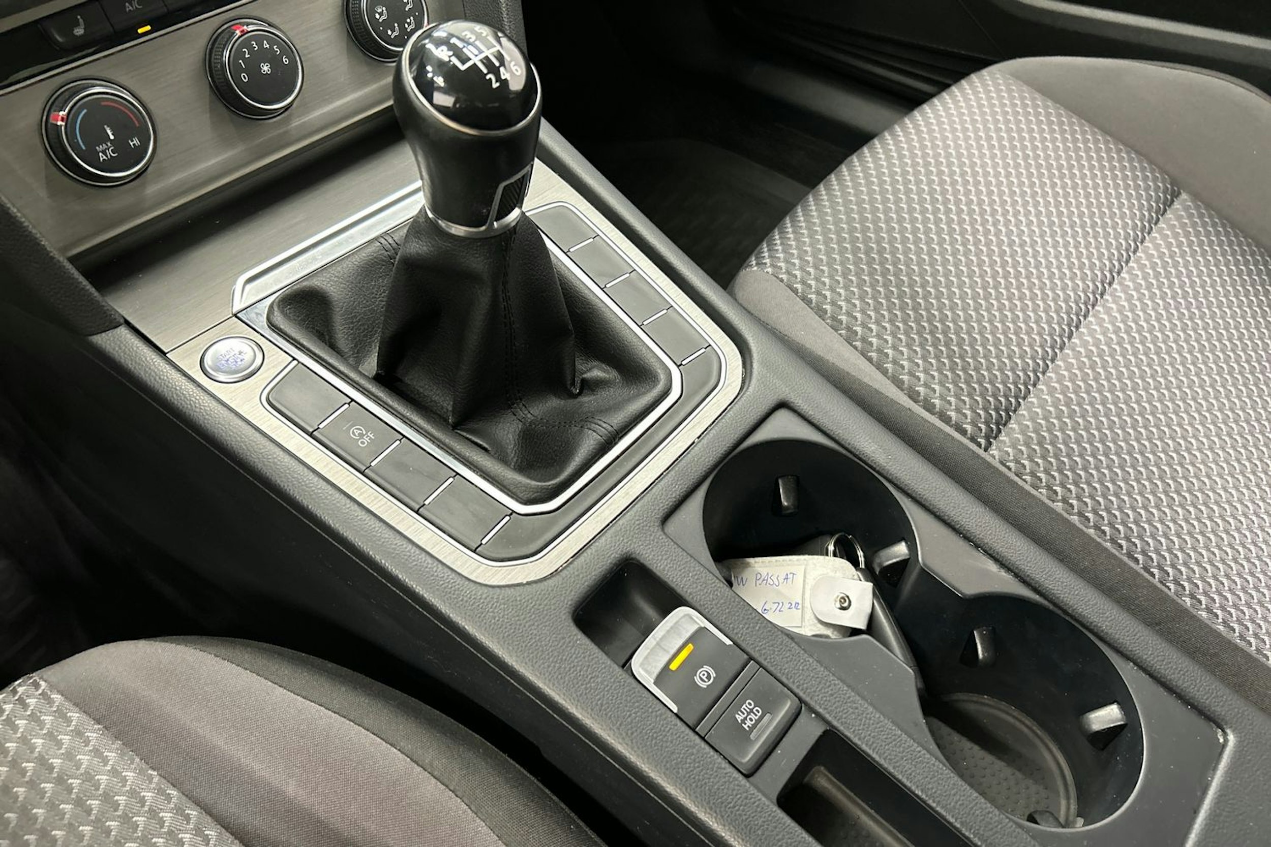 harmaa Volkswagen Passat 2015 kuva 23.
