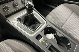 harmaa Volkswagen Passat 2015 kuva 23.