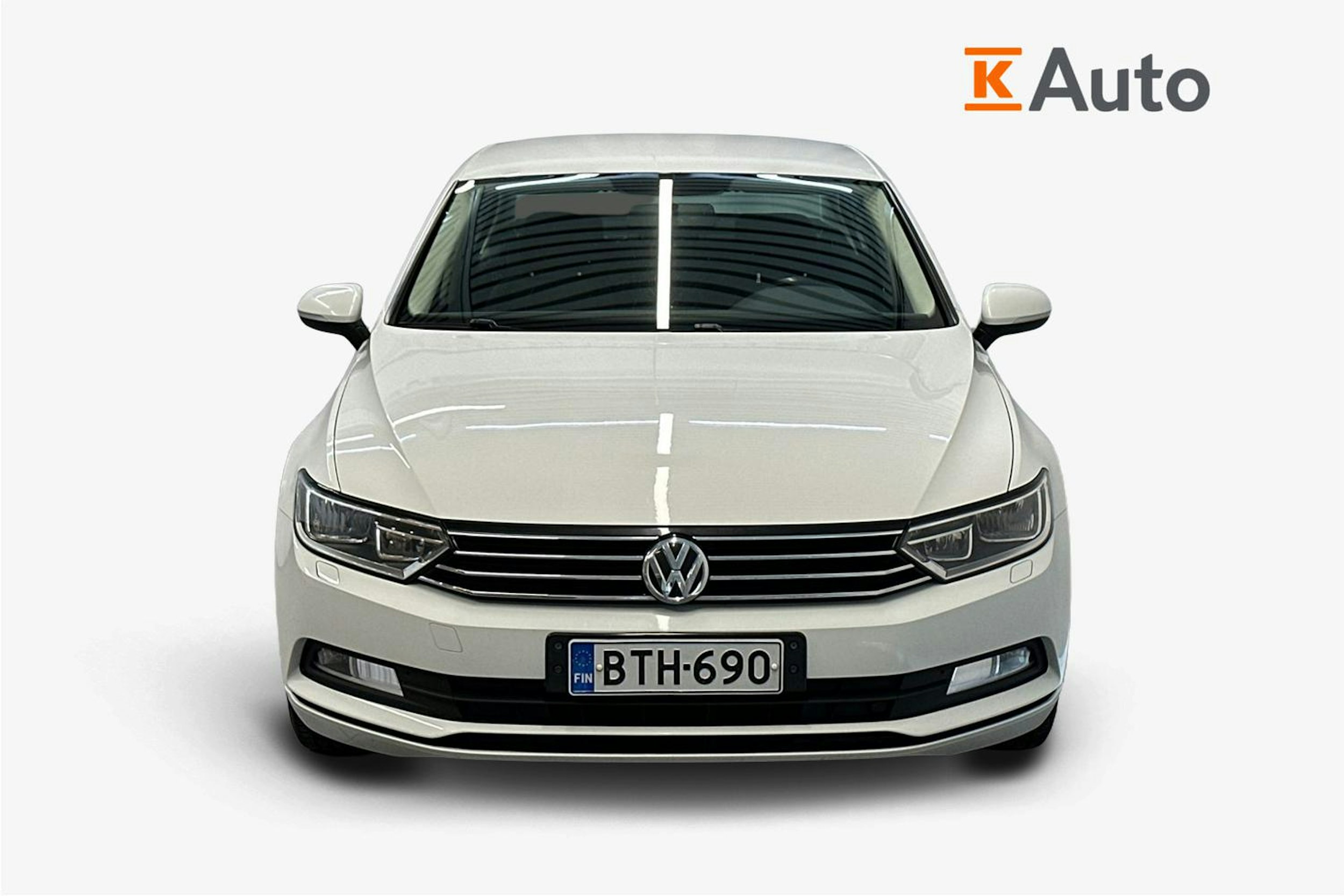 valkoinen Volkswagen Passat 2015 kuva 5.