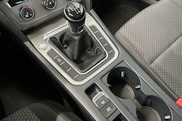 valkoinen Volkswagen Passat 2015 kuva 21.