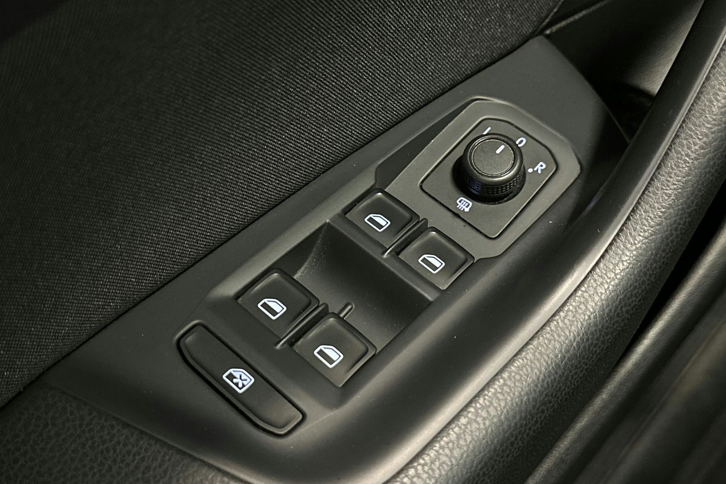 valkoinen Volkswagen Passat 2015 kuva 24.