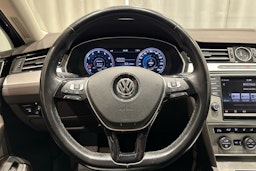 harmaa Volkswagen Passat 2015 kuva 15.