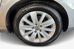 Ruskea (beige) Volkswagen PASSAT 2015 kuva 9.