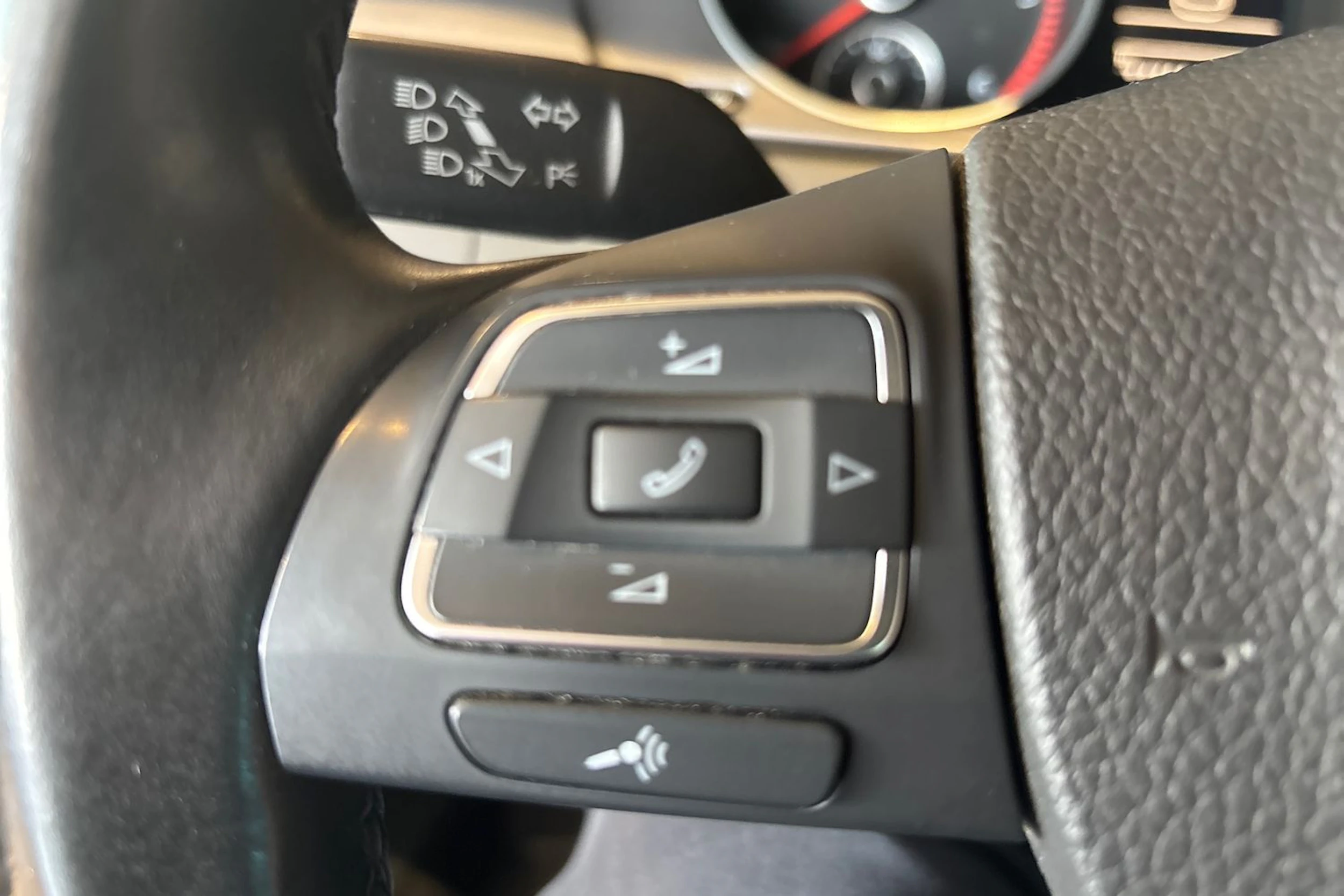 Ruskea (beige) Volkswagen PASSAT 2015 kuva 11.