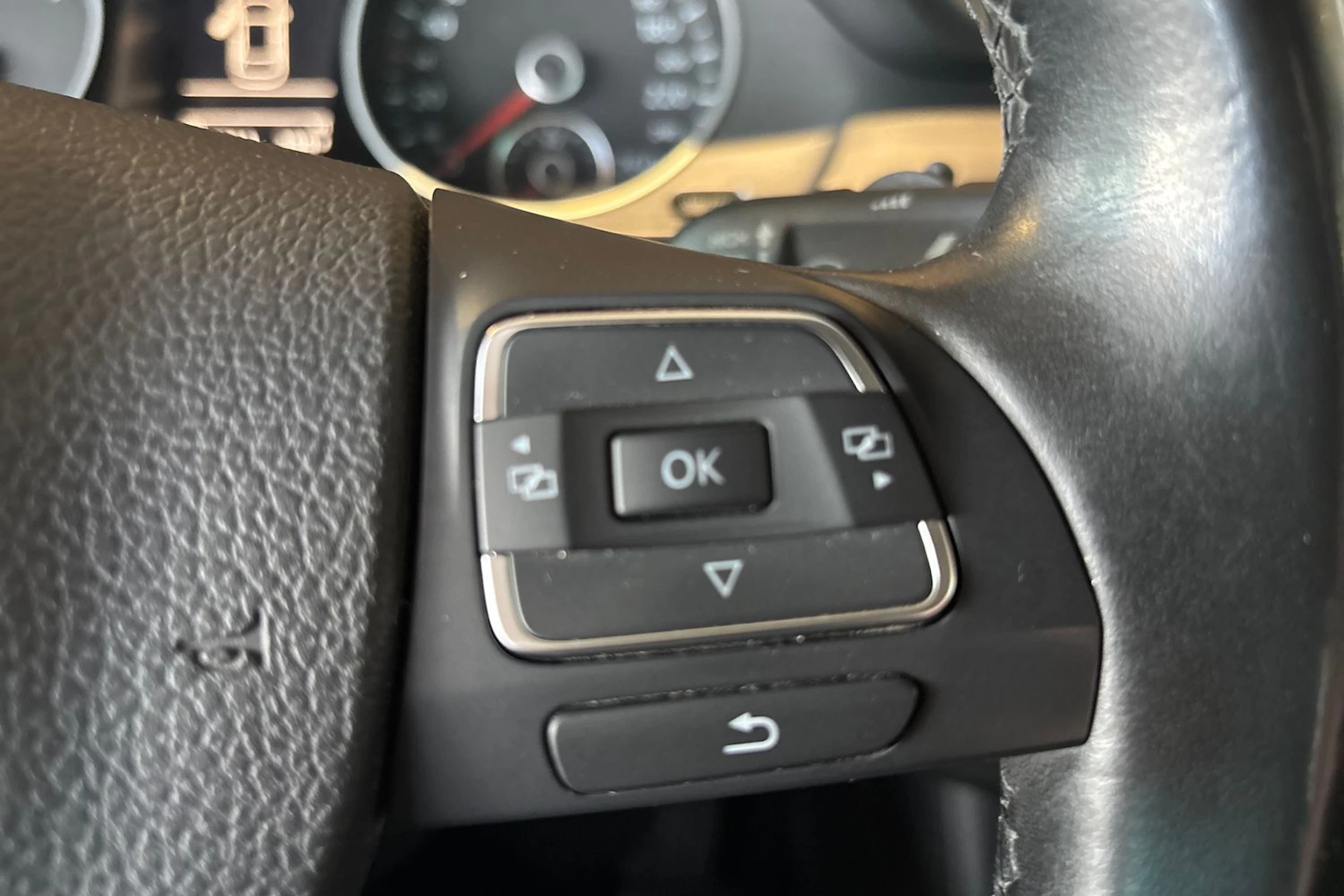 Ruskea (beige) Volkswagen PASSAT 2015 kuva 12.