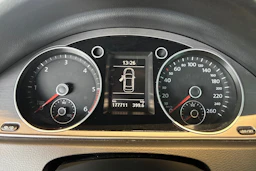 Ruskea (beige) Volkswagen PASSAT 2015 kuva 13.